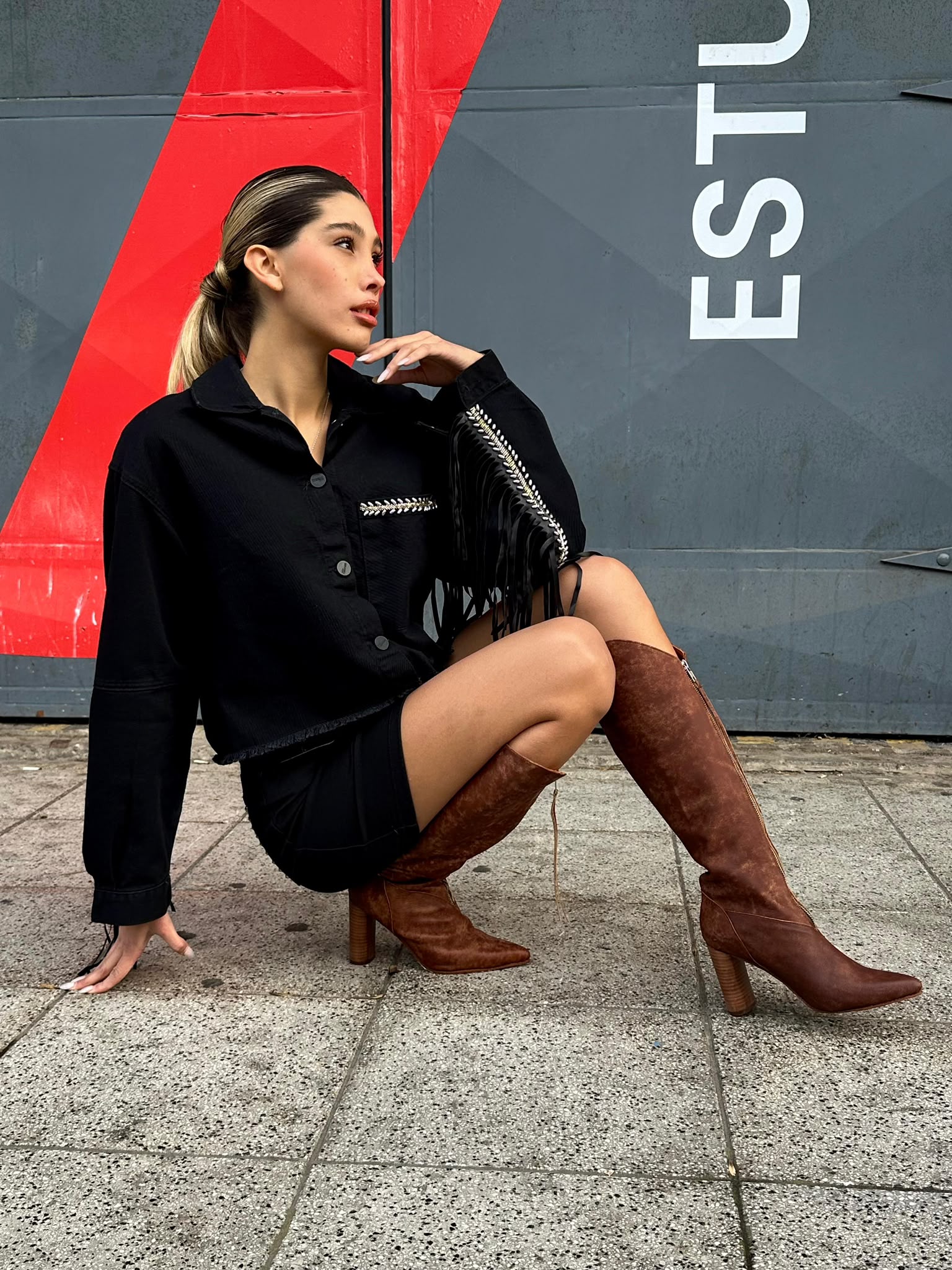 Aurora Bianchini, capelli biondi e look glamour – Lato Segreto